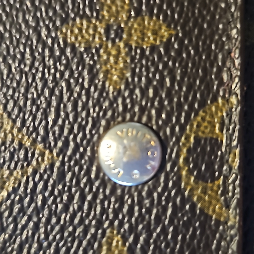 Louis Vuitton Sarah Wallet - Picture 7 of 12